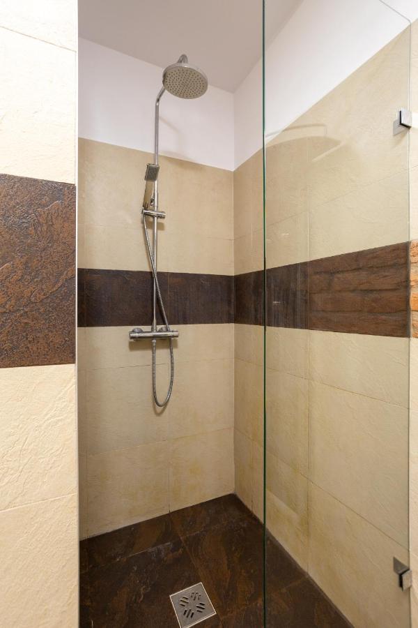 Nightingale Luxury Apartment Budapest Exteriör bild